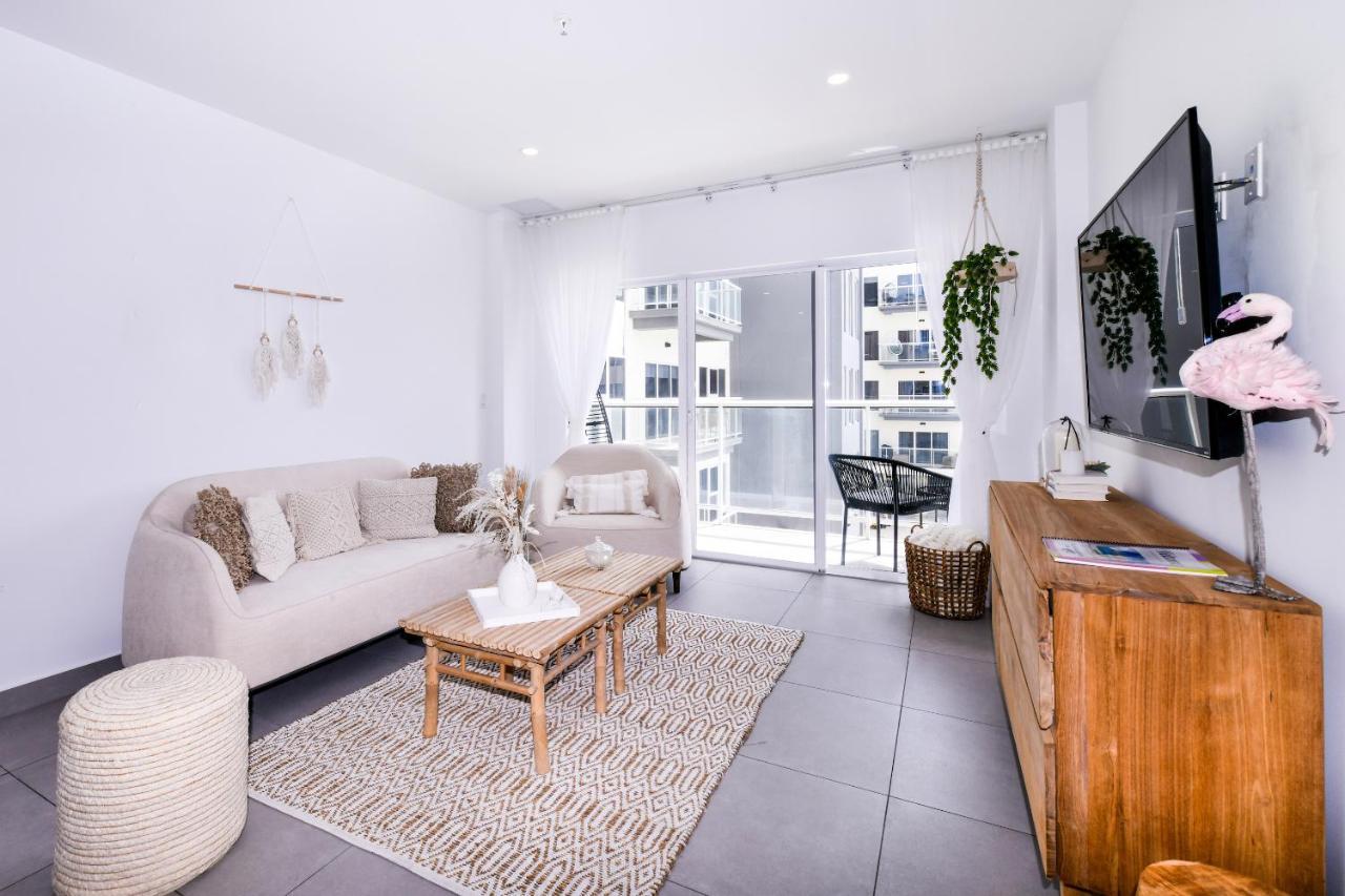 Stylish Luxury Condo, Central Location, Ocean View, Pool, Gym Ораньестад Экстерьер фото