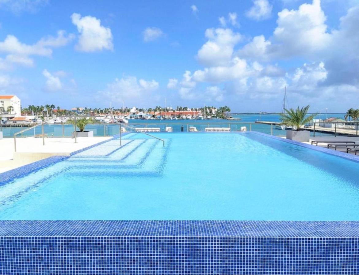 Stylish Luxury Condo, Central Location, Ocean View, Pool, Gym Ораньестад Экстерьер фото